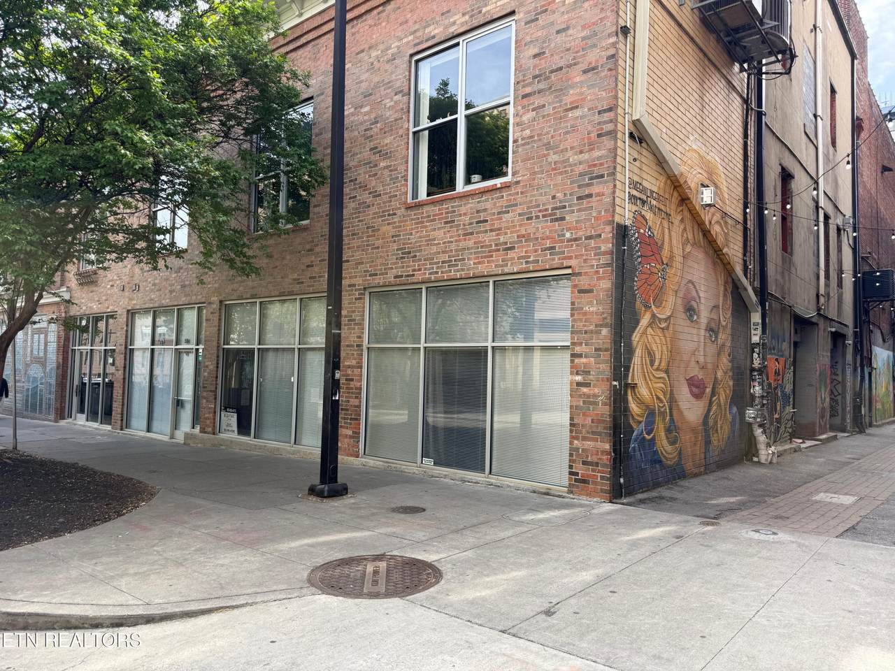 306 Wall Ave - Photo 1