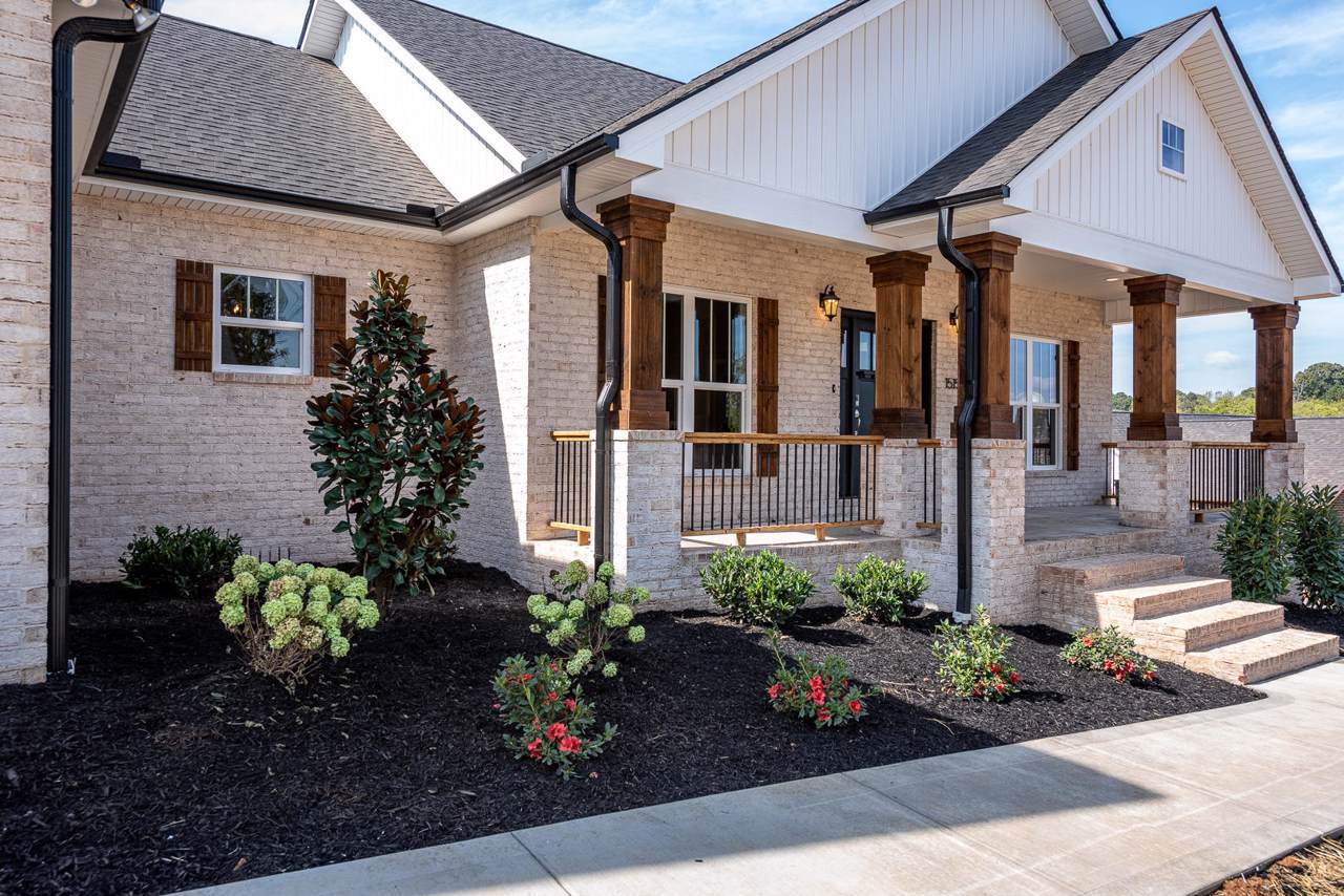 1515 Rosewood Drive - Photo 1