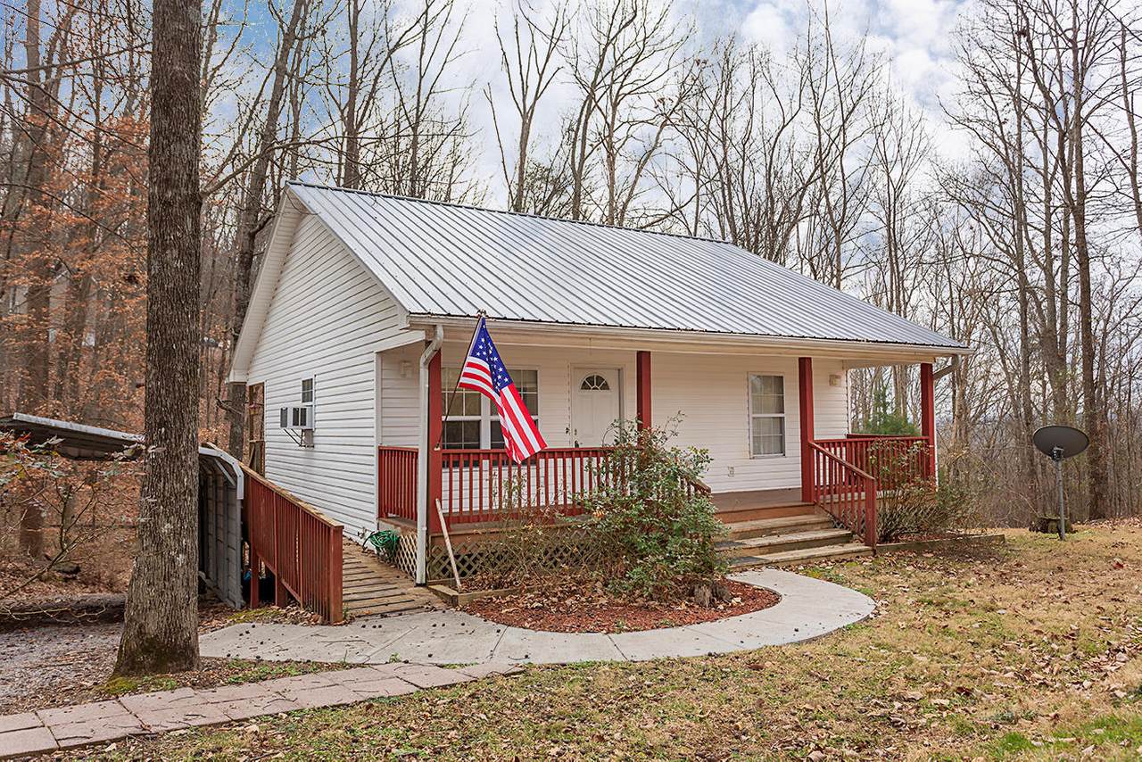 2105 Brentwood Tr - Photo 1