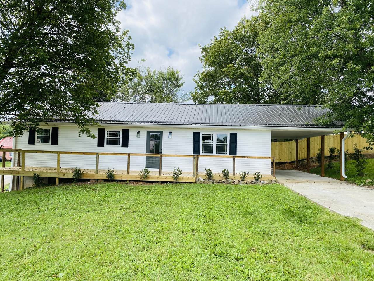 210 Jacksboro Elementary School Rd - Photo 1