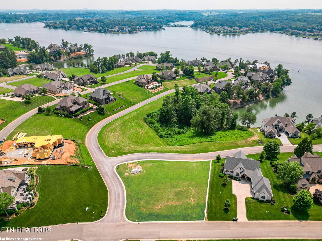 210 Beacon Court - Photo 1