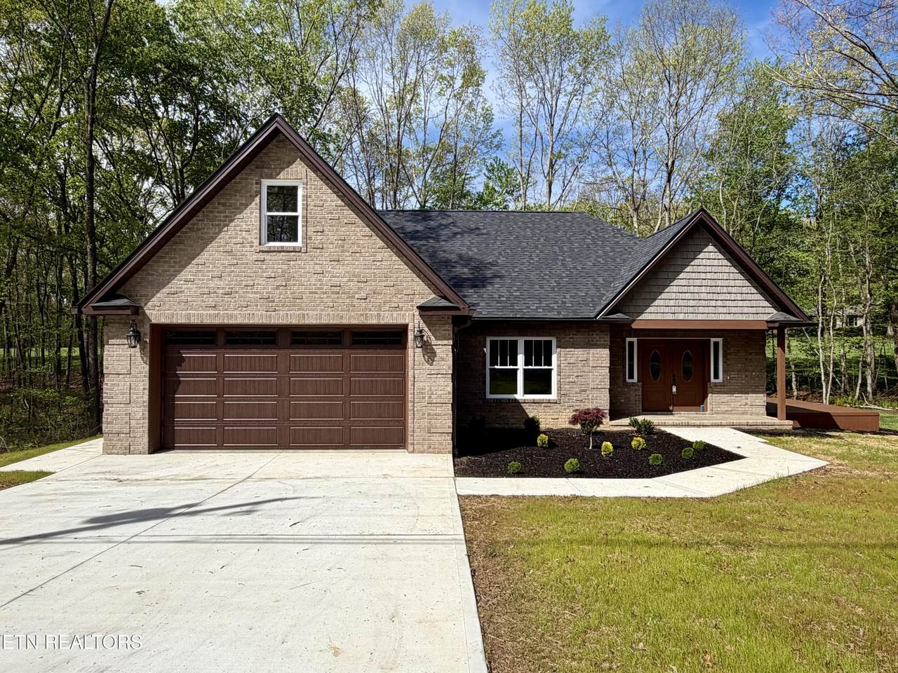 414 Beachwood Drive - Photo 1