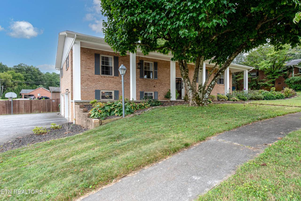 402 Montvale Station Rd - Photo 1