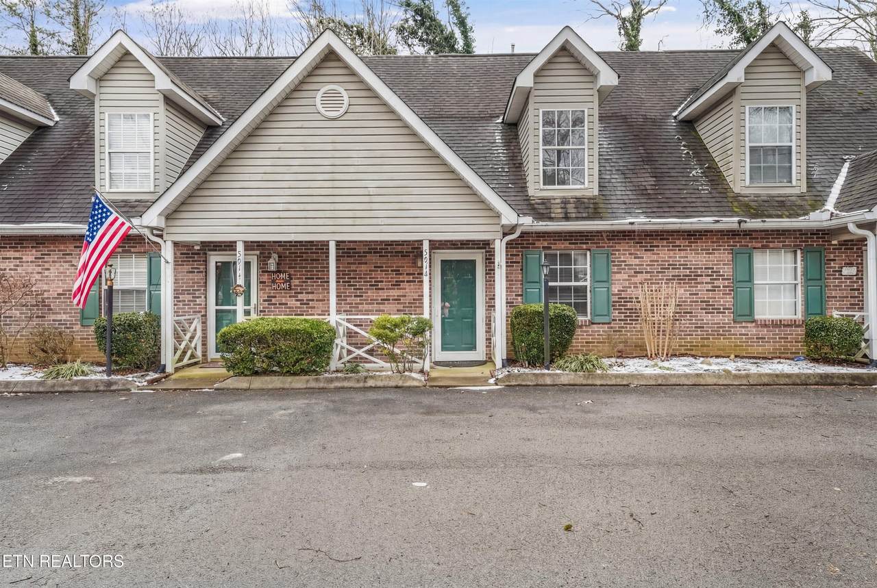 3912 Valley Creek Way - Photo 1