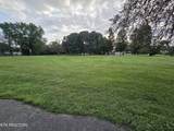 1107 Winchester Ave - Photo 2