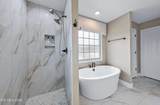 204 Hampton Court - Photo 24