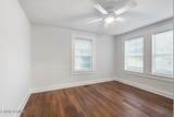 300 Oak St - Photo 16
