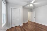 300 Oak St - Photo 17