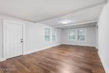 300 Oak St - Photo 18