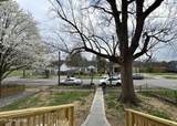 1715 Woodbine Ave - Photo 3