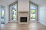 456 Lakeview Drive - Photo 4