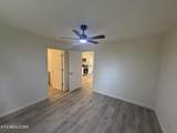 208 Greenwood - Photo 17