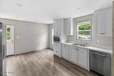 580 Woodlawn Ave - Photo 9