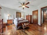 860 Gilbert St - Photo 18