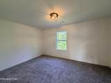 8915 Twisted Willow Lane - Photo 16