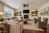8934 Highbury Way - Photo 17