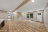 1009 Gateway Ave - Photo 4
