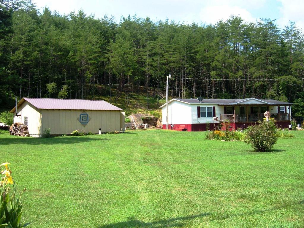 378 Mudd St - Photo 1