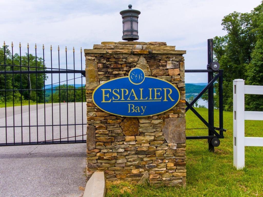 82 Espalier Dr - Photo 1