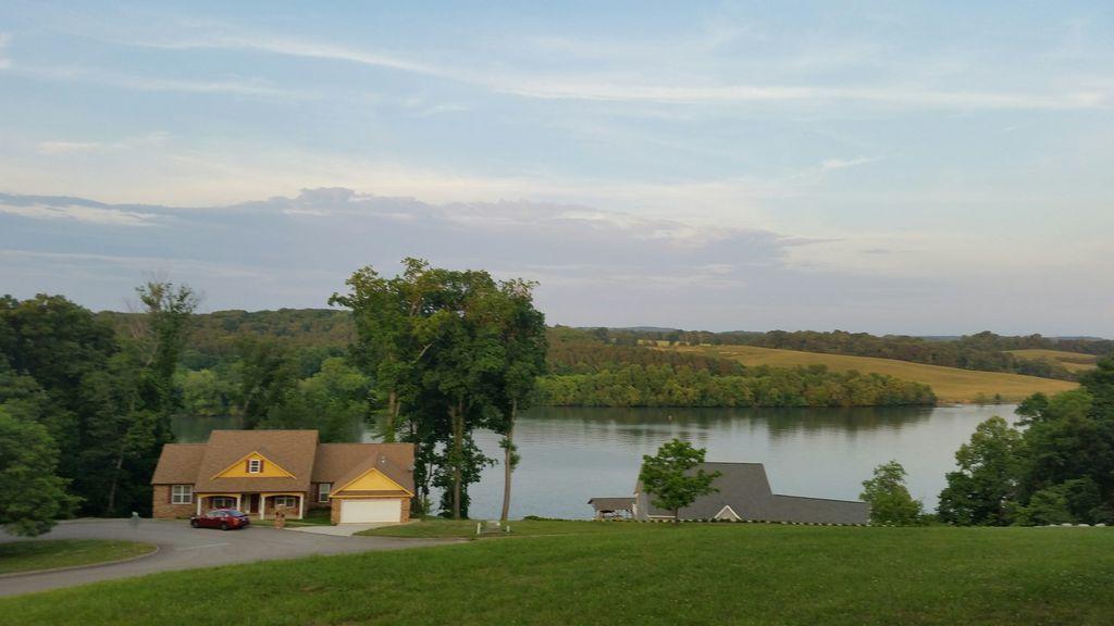 220 Vineyard Cove Drive - Photo 1