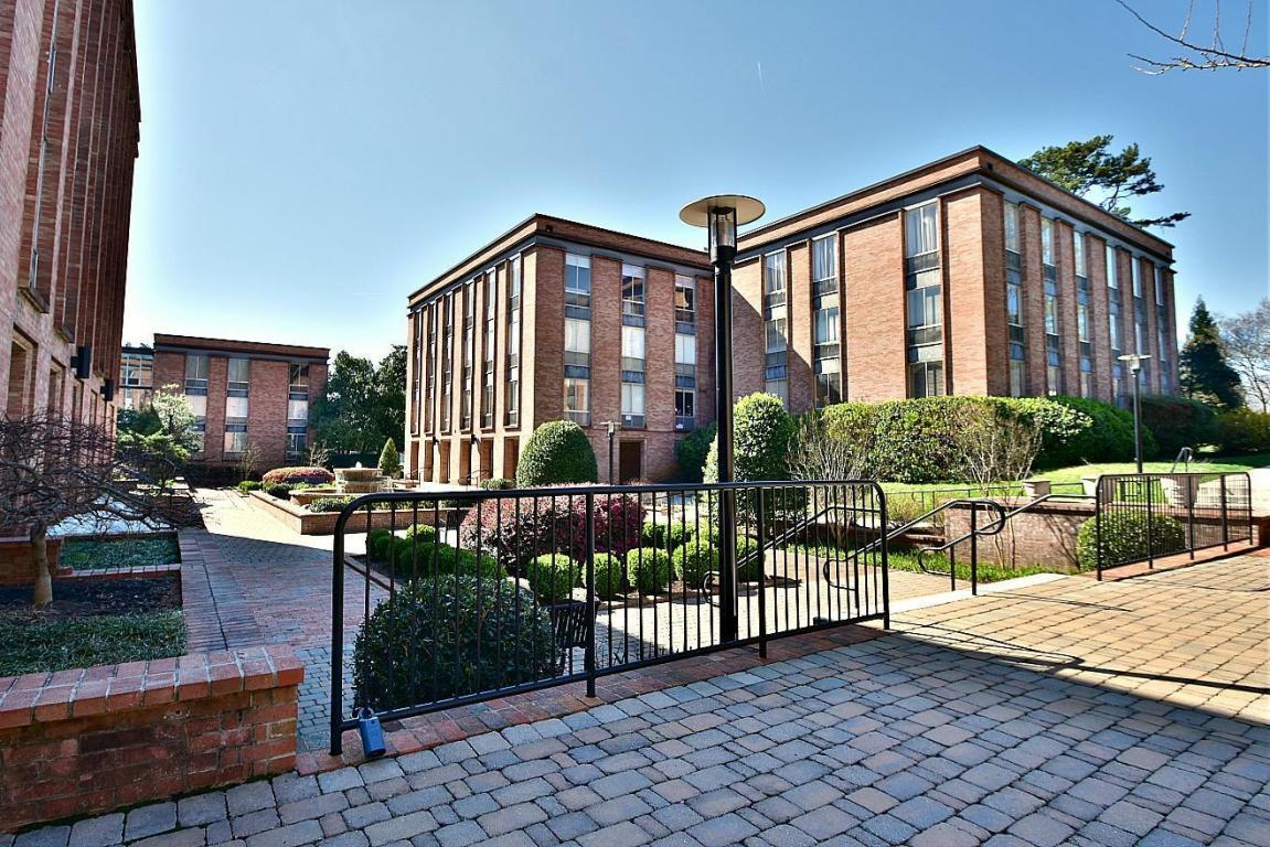 1400 Kenesaw Ave - Photo 1
