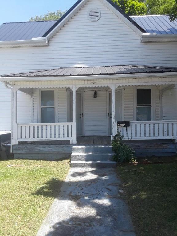 420 Park Rd - Photo 1