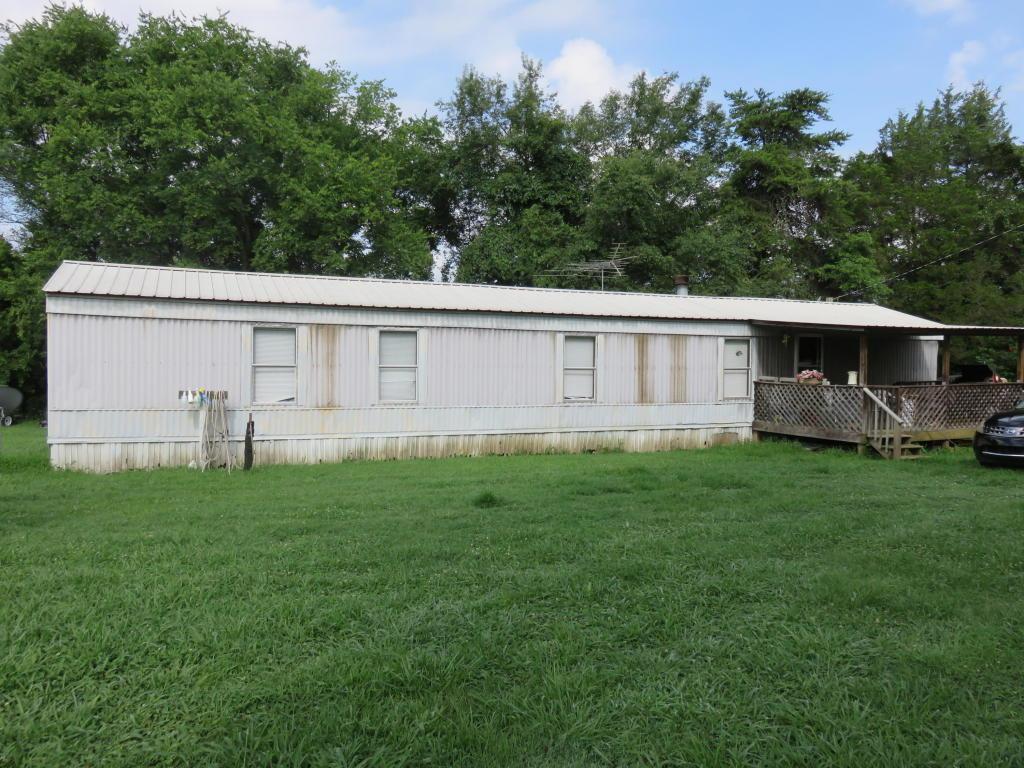 911 Hawkins - Photo 1