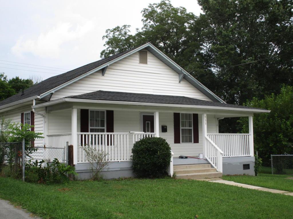 955 Hiawassee Ave - Photo 1
