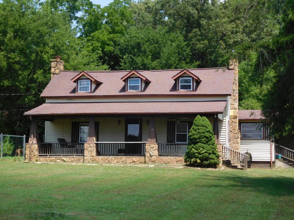 710 Carter School Rd - Photo 1