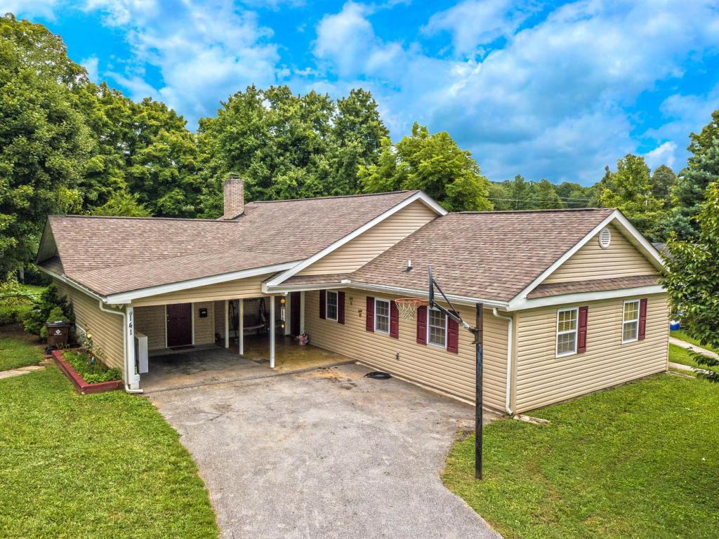 141 Purdue Ave - Photo 1