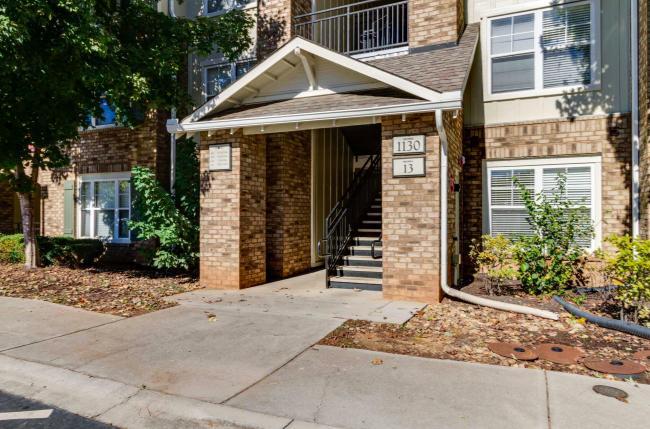 1130 Tree Top Way - Photo 1