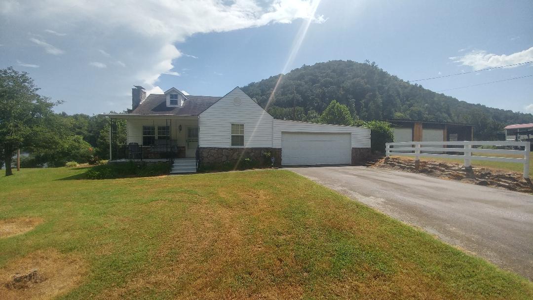 1071 Carter Ave - Photo 1