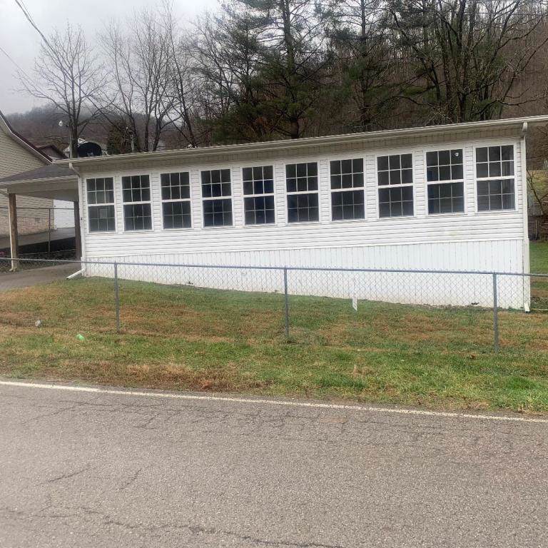 488 Smith Ave - Photo 1