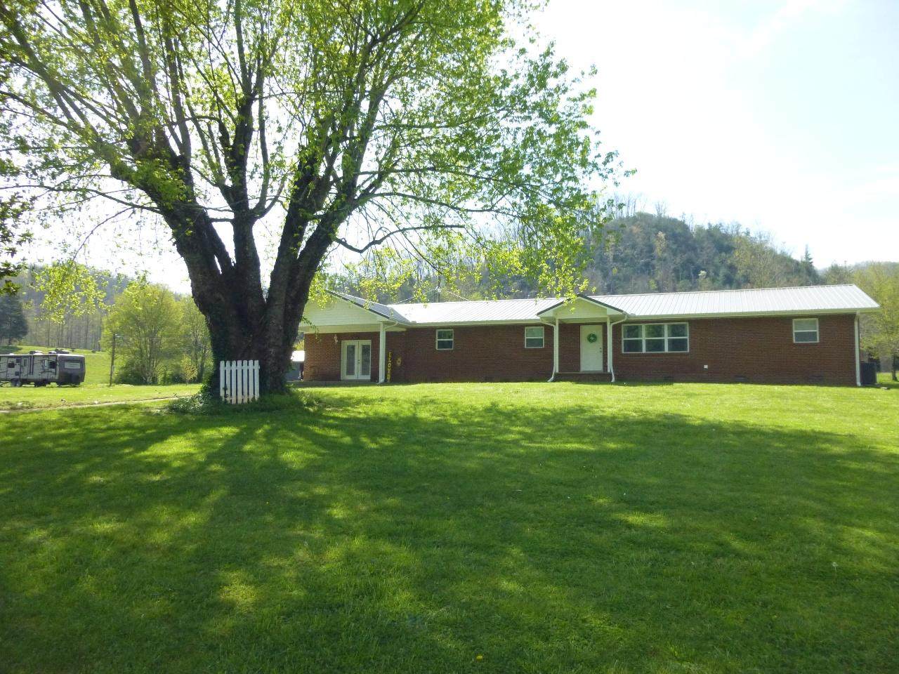 5516 Henry Town Rd - Photo 1 5516 Henry Town Rd - Photo 1