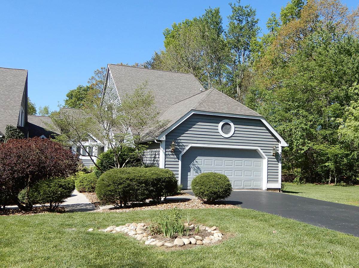 208 Dorchester Court - Photo 1