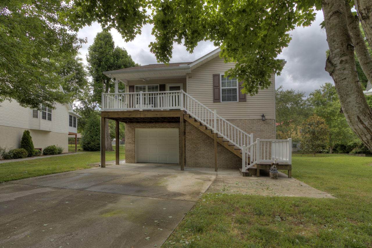 814 Plantation Drive - Photo 1