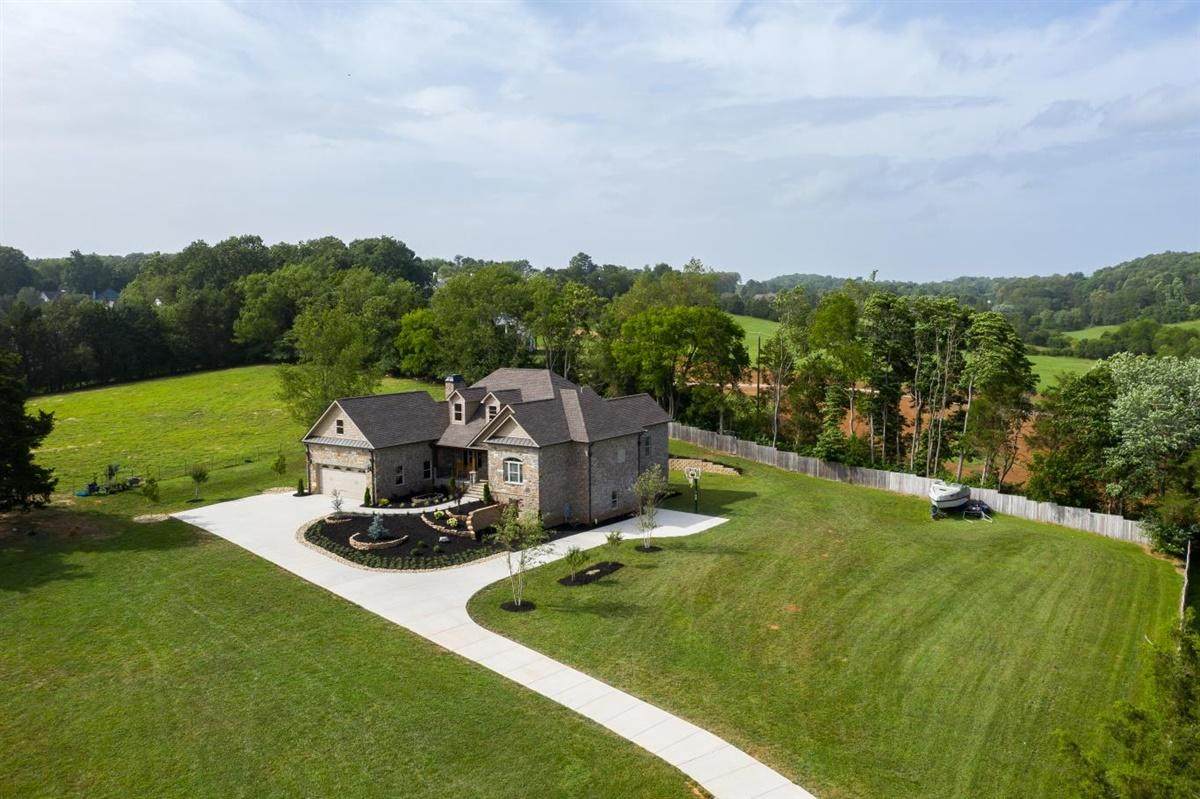 8022 Teague Way - Photo 1