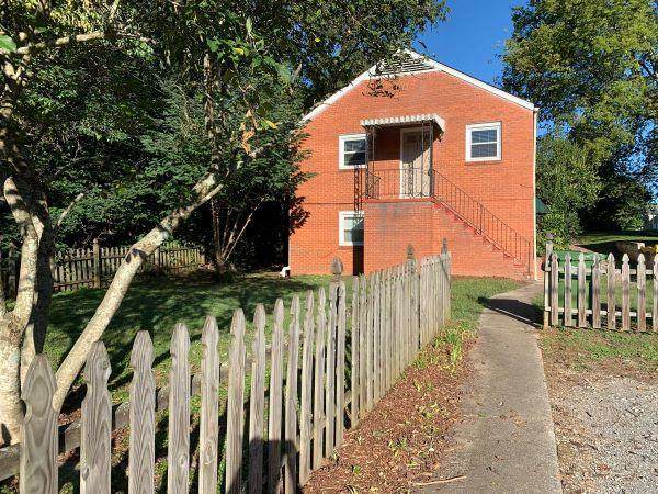 711 Mountain View Ave - Photo 1