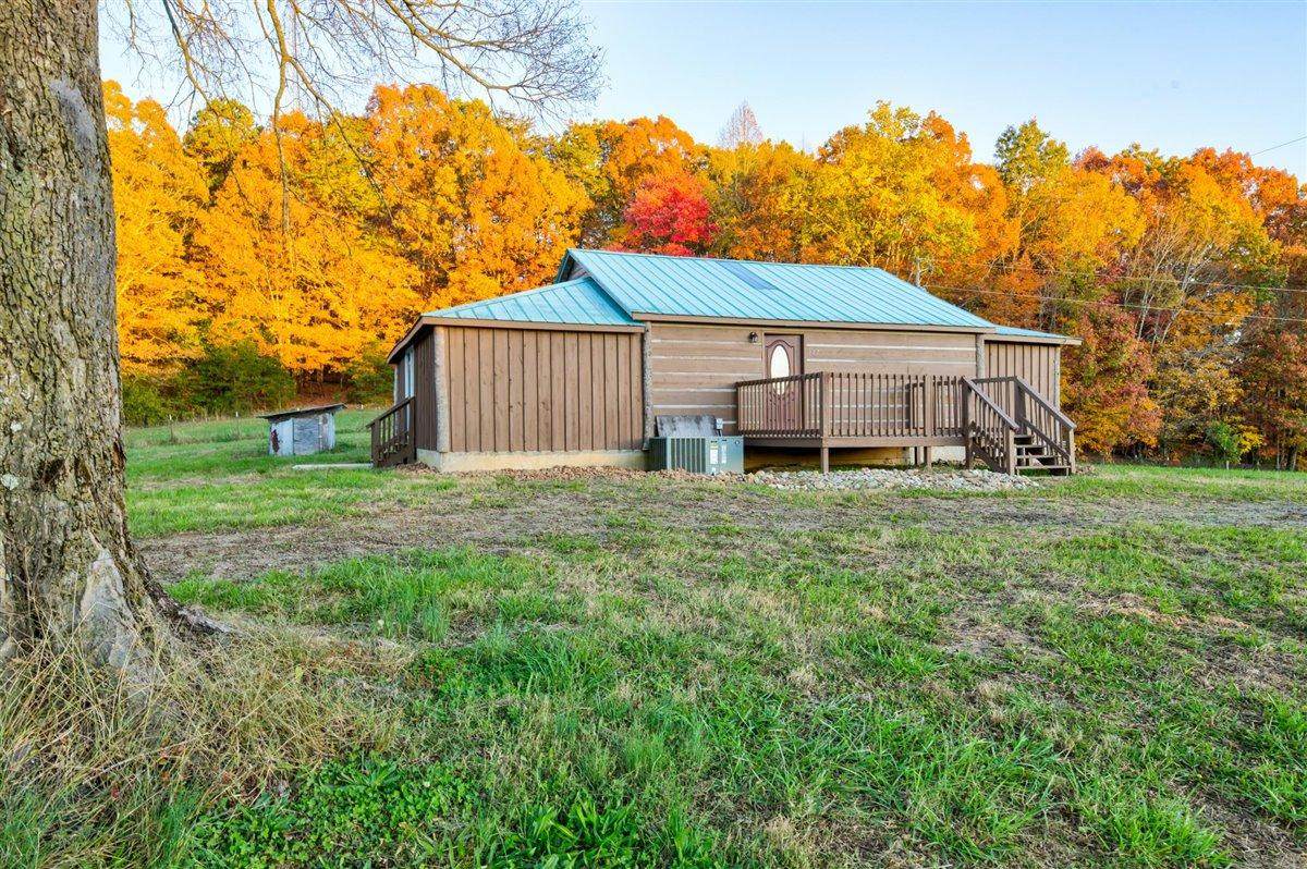 327 Mason Rd - Photo 1