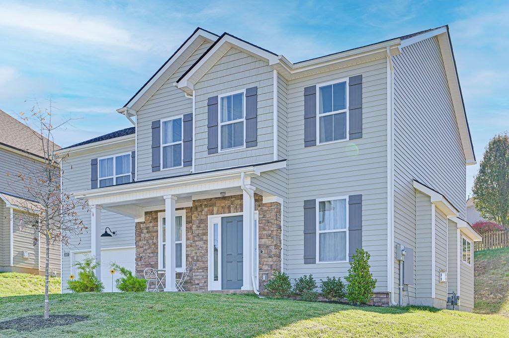 1007 Carter Ridge Drive - Photo 1