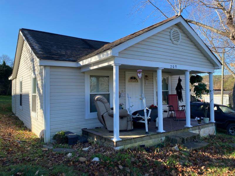 209 Swainson St - Photo 1