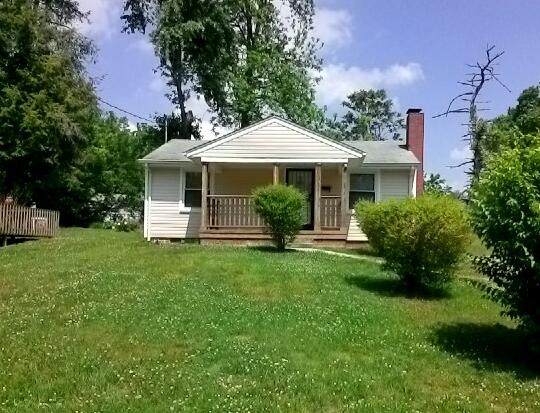4033 Catalpa Ave - Photo 1