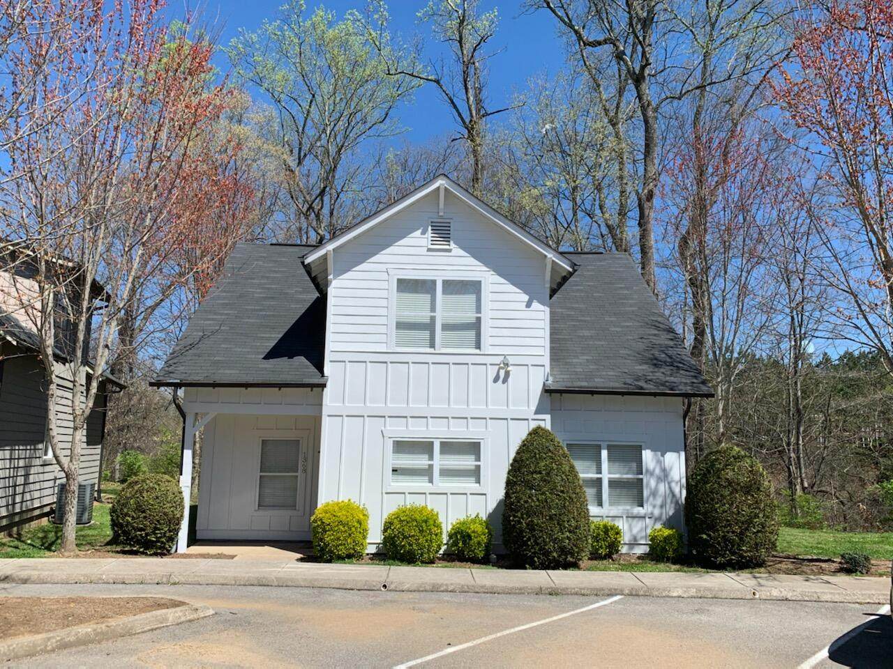 1368 Apple Blossom Way - Photo 1