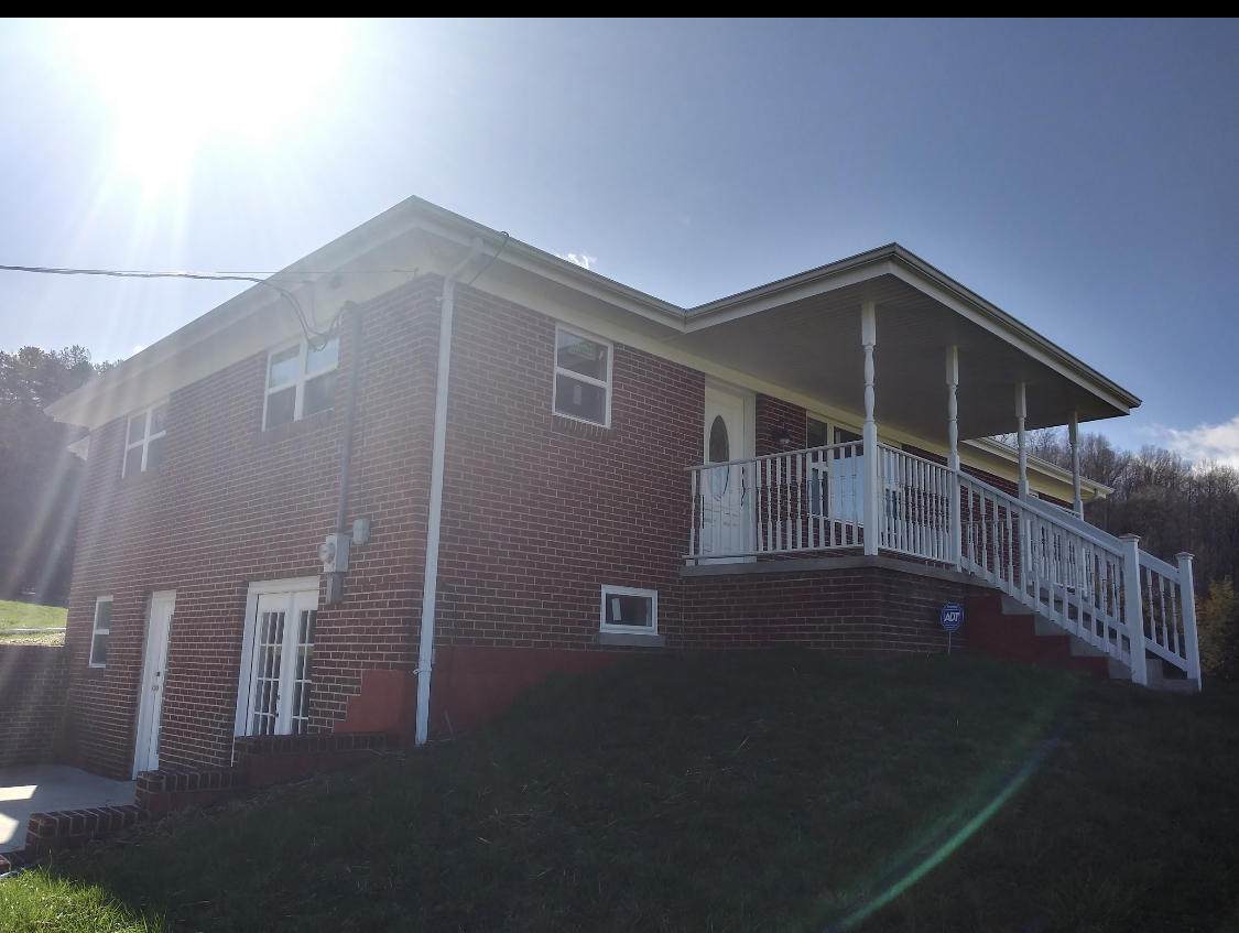 3525 Willow Tree Rd - Photo 1