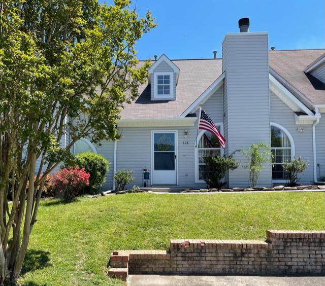 103 Hanover Place - Photo 1