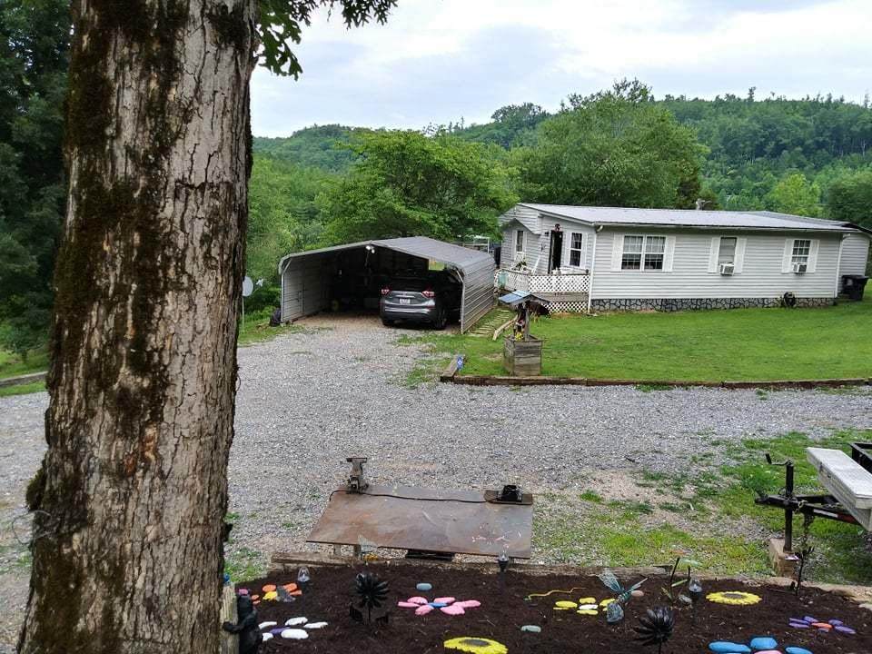 131 Hollingshead Rd - Photo 1