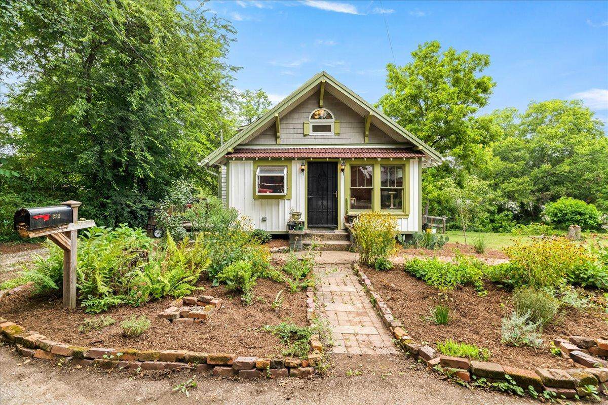 323 Pettway Ave - Photo 1