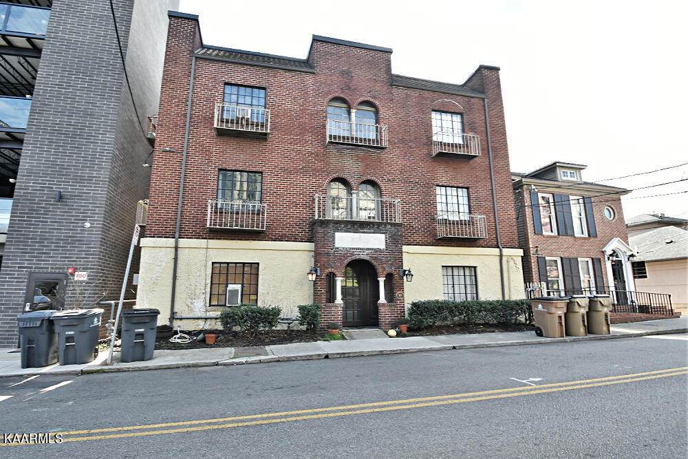 614 Hill Ave - Photo 1