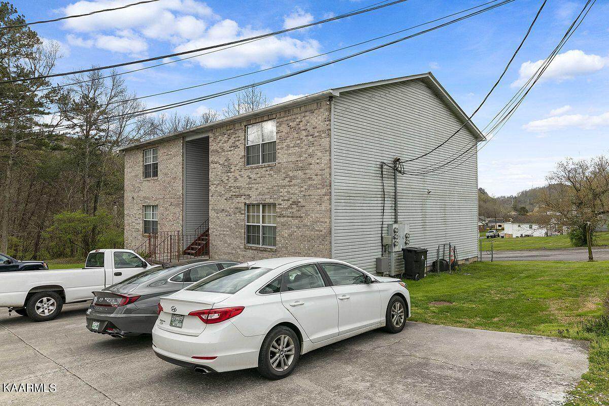 2910 & 3000 Greenway Dr - Photo 1