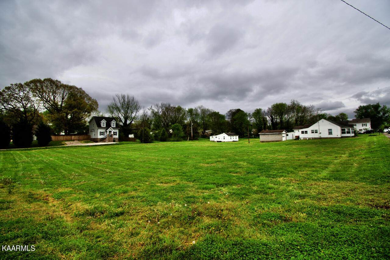 1414 Madison Ave - Photo 1
